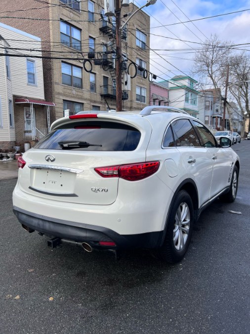 2014 Infiniti QX70 photo