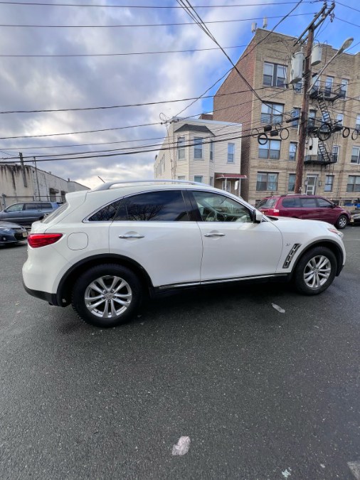 2014 Infiniti QX70 photo