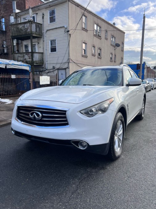 2014 Infiniti QX70 photo