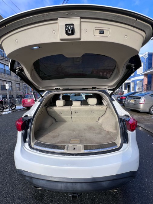 2014 Infiniti QX70 photo