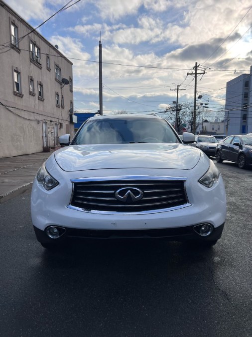 2014 Infiniti QX70 photo