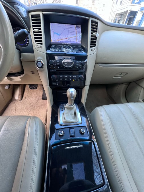 2014 Infiniti QX70 photo