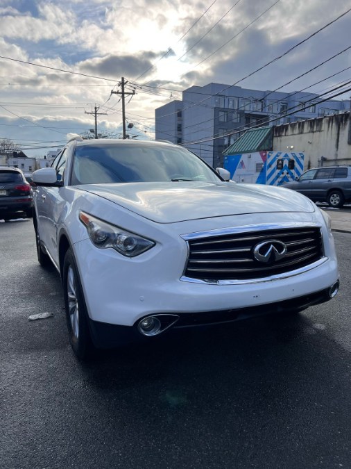 2014 Infiniti QX70 photo