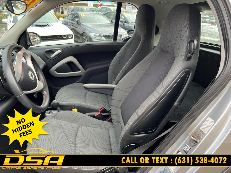 2015 smart Fortwo 2dr Cpe Passion photo