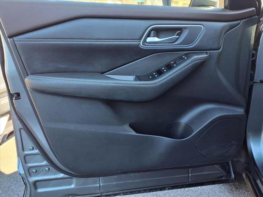 2021 Nissan Rogue SV photo