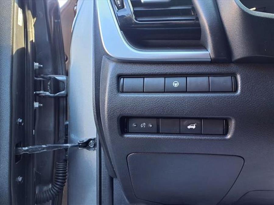 2021 Nissan Rogue SV photo