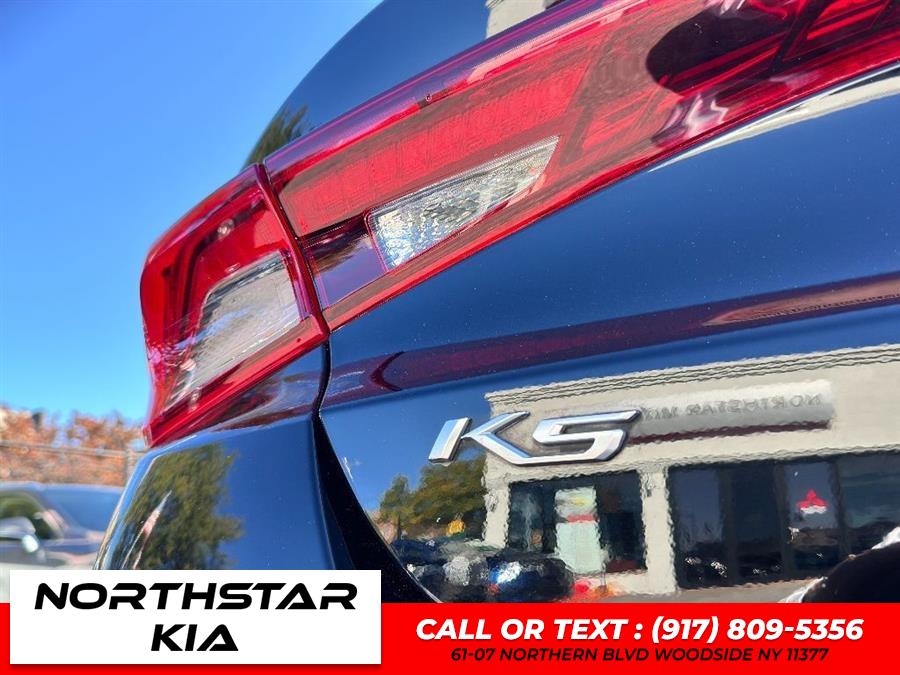 2022 Kia K5 EX photo