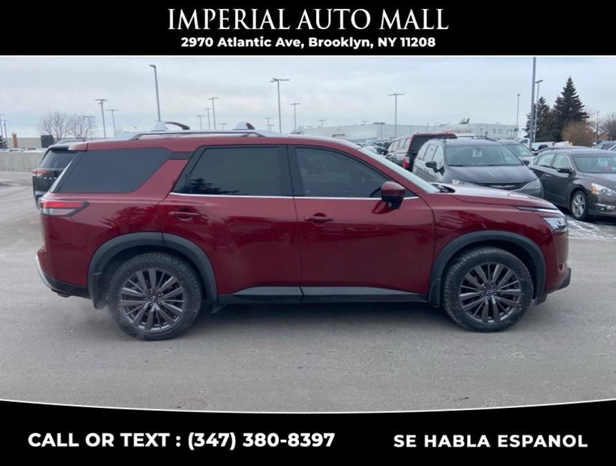 2022 Nissan Pathfinder SL 4WD photo