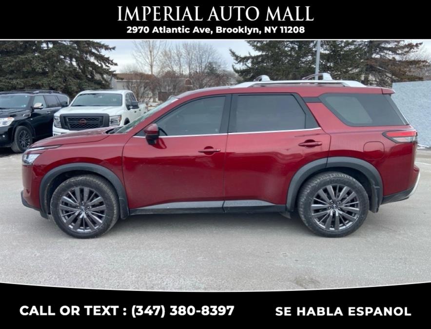 2022 Nissan Pathfinder SL 4WD photo