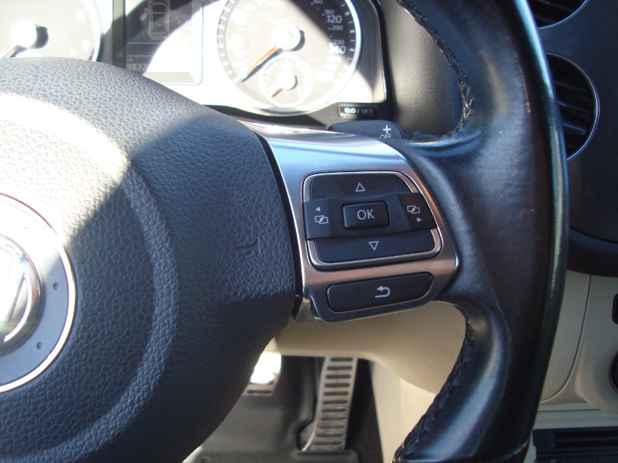 2016 Volkswagen Tiguan 4MOTION 4dr Auto R-Line photo