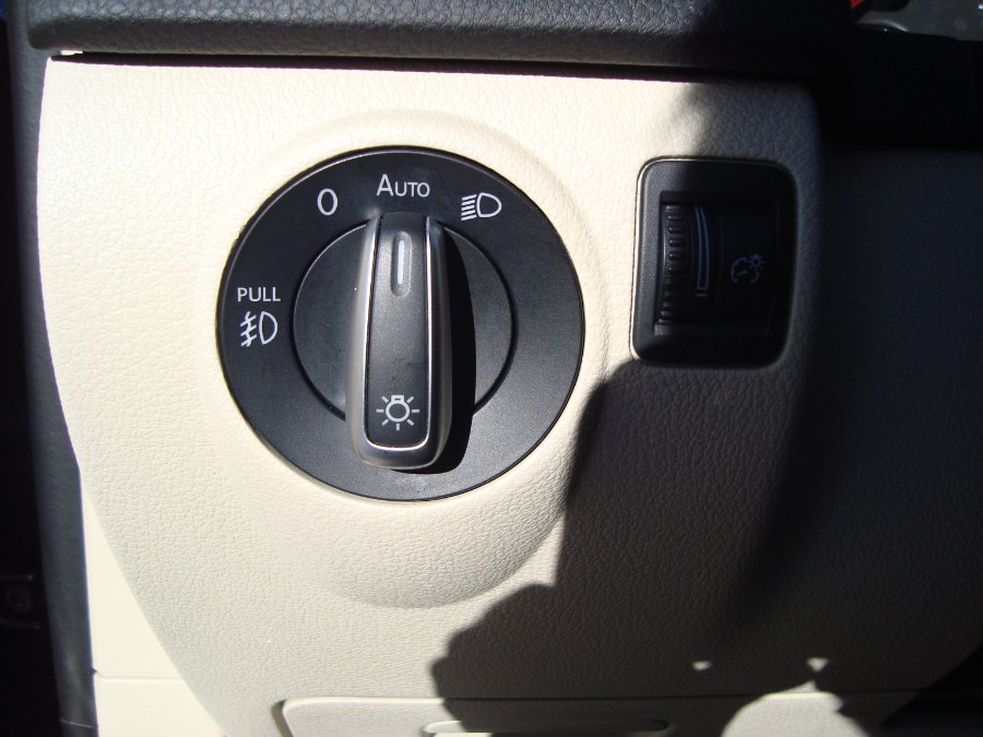 2016 Volkswagen Tiguan 4MOTION 4dr Auto R-Line photo