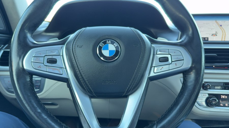 2018 BMW 7-Series 750i xDrive Sedan photo