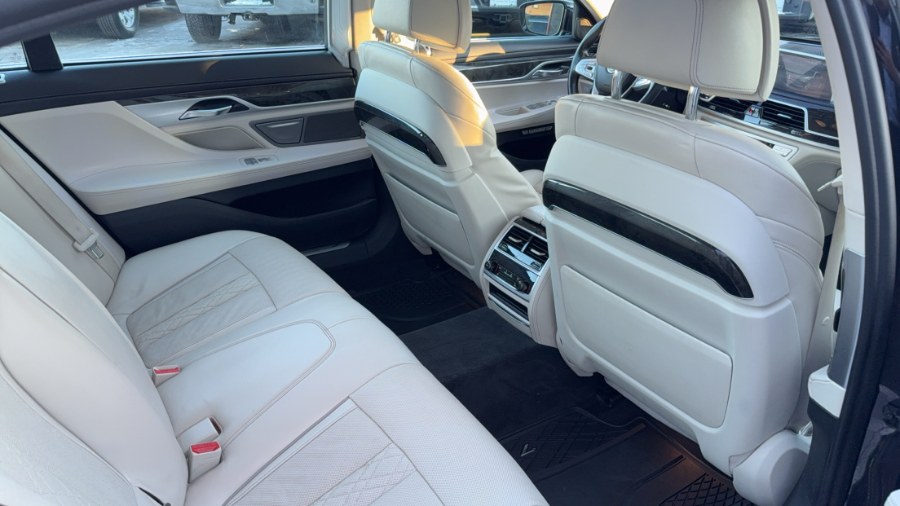 2018 BMW 7-Series 750i xDrive Sedan photo