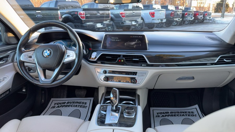 2018 BMW 7-Series 750i xDrive Sedan photo