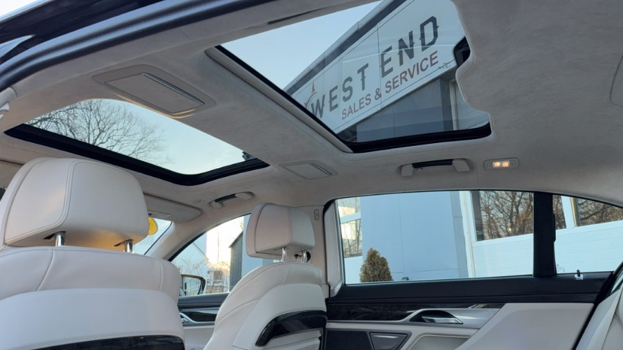 2018 BMW 7-Series 750i xDrive Sedan photo