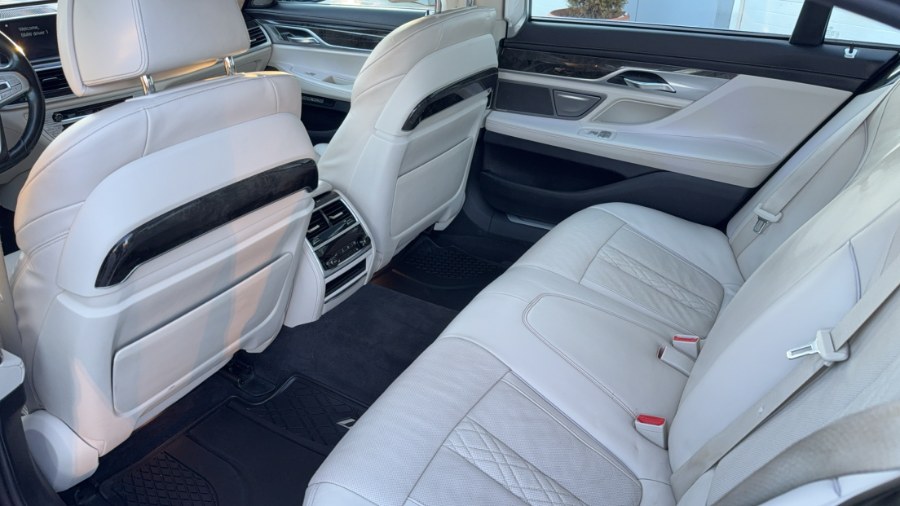 2018 BMW 7-Series 750i xDrive Sedan photo