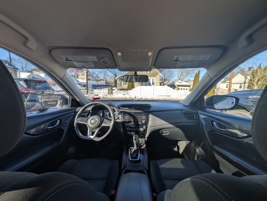 2017 Nissan Rogue AWD SV photo