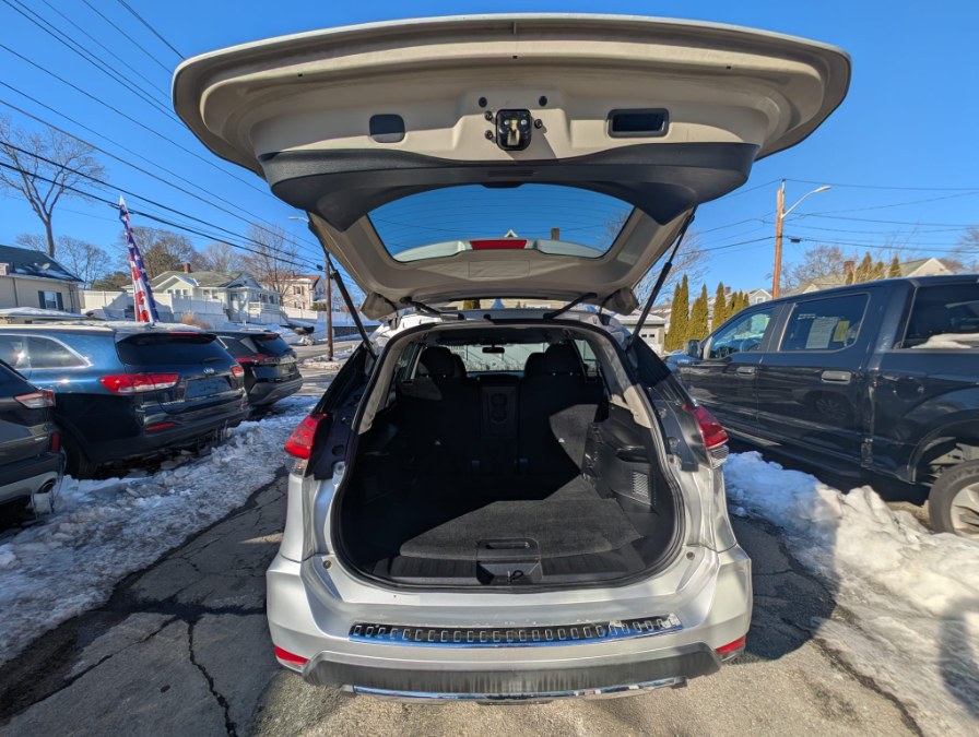 2017 Nissan Rogue AWD SV photo