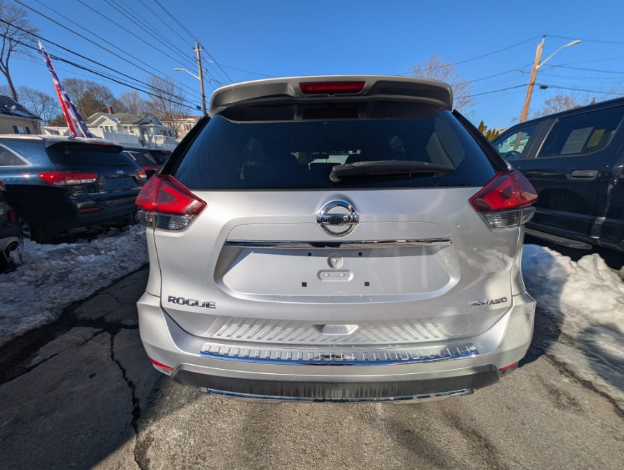 2017 Nissan Rogue AWD SV photo