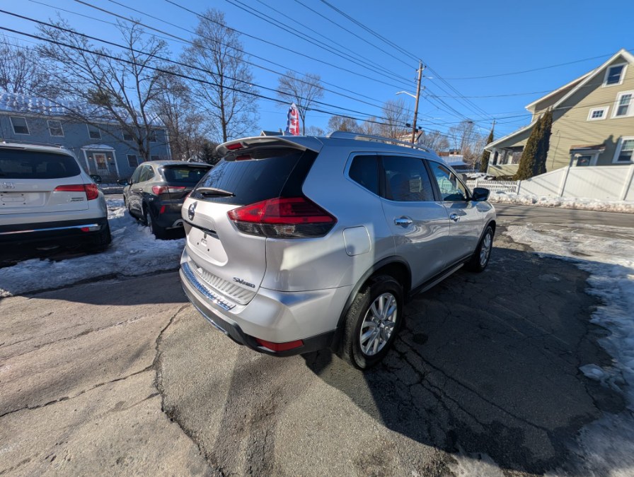 2017 Nissan Rogue AWD SV photo