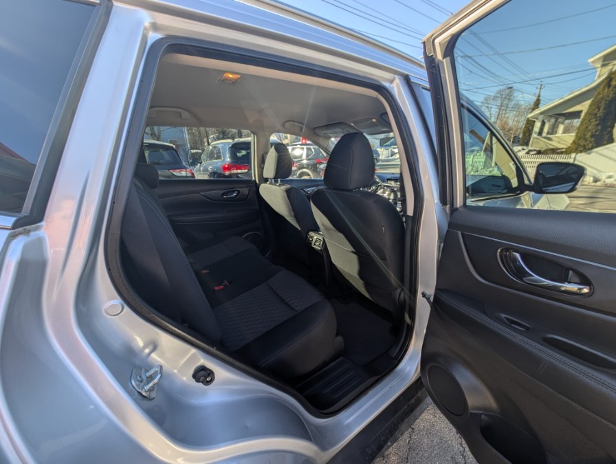 2017 Nissan Rogue AWD SV photo