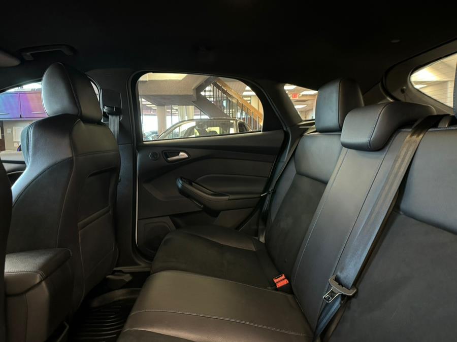 2016 Ford Focus 5dr HB RS photo