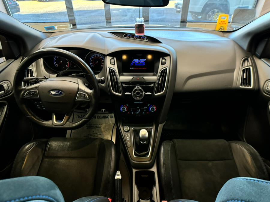 2016 Ford Focus 5dr HB RS photo