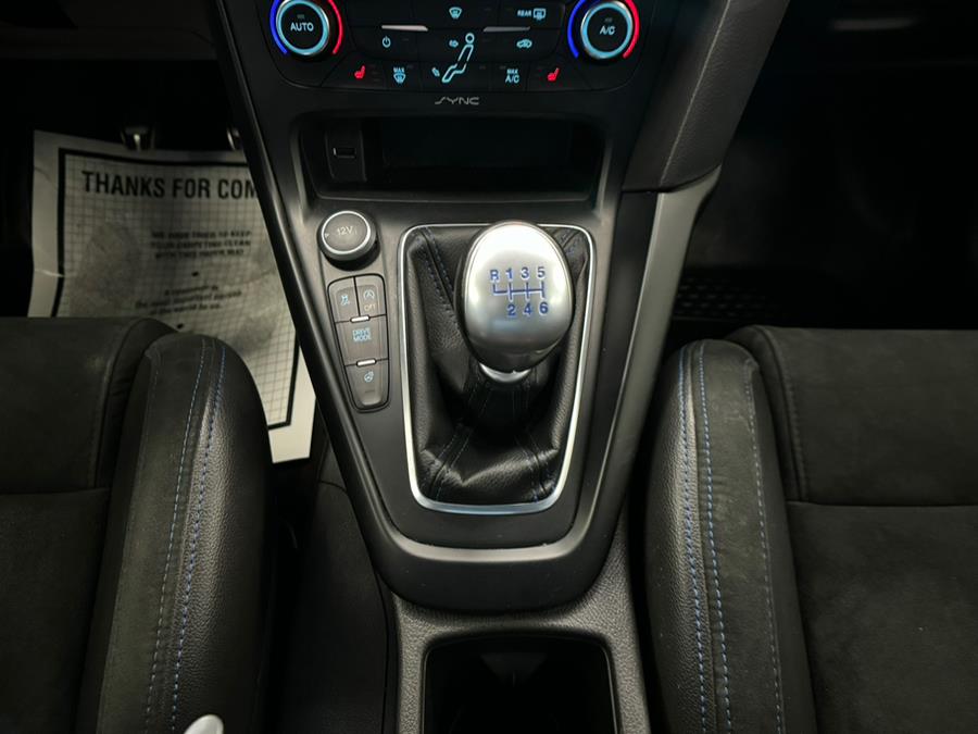 2016 Ford Focus 5dr HB RS photo