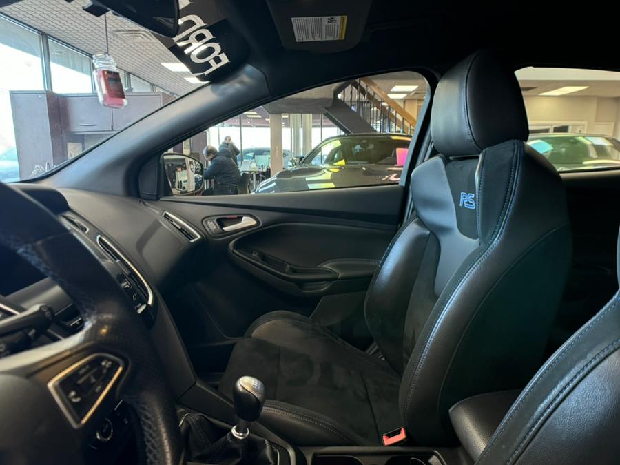 2016 Ford Focus 5dr HB RS photo