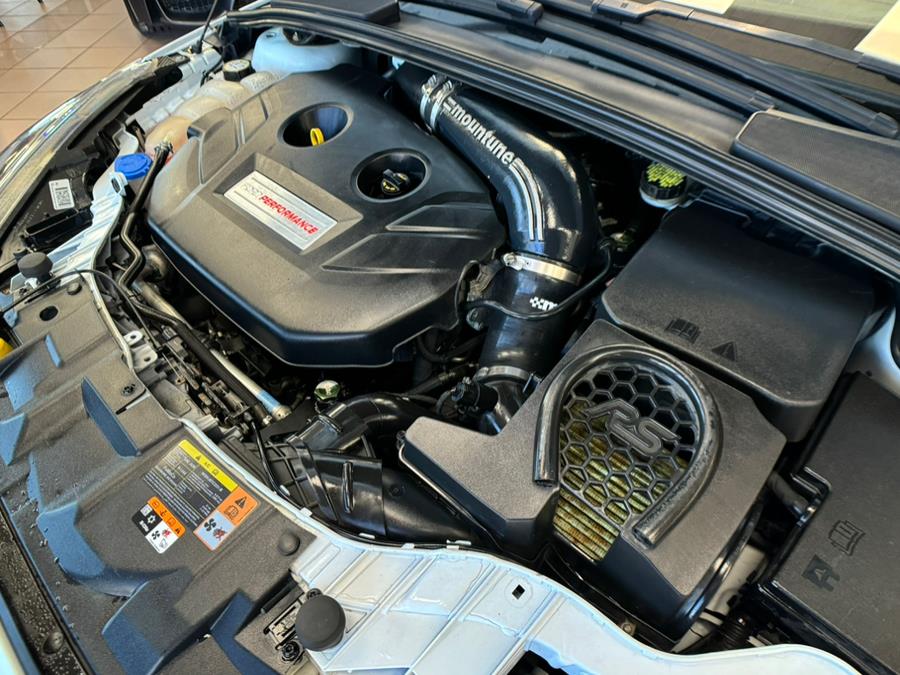 2016 Ford Focus 5dr HB RS photo