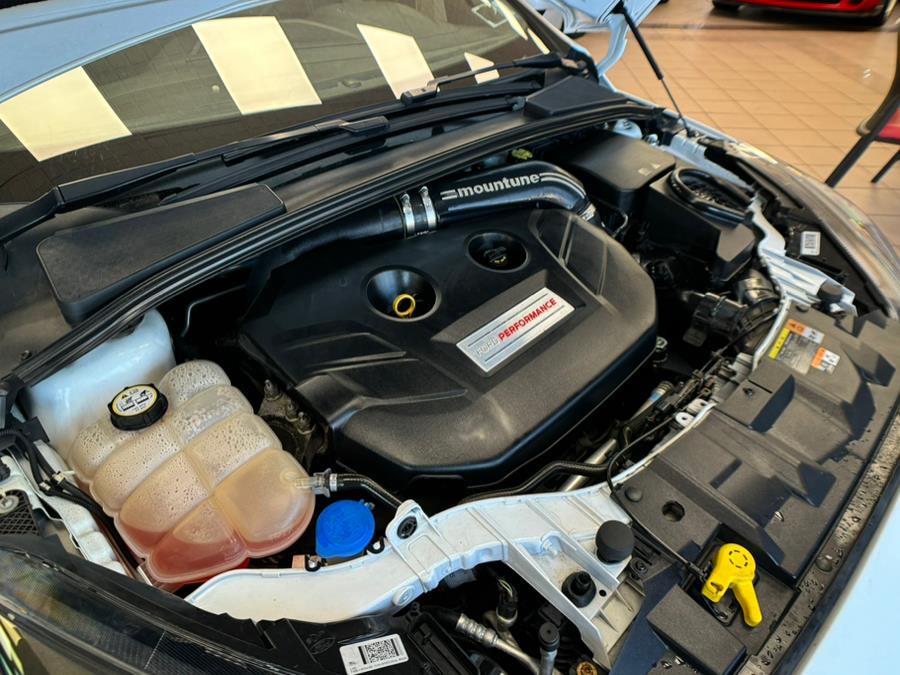 2016 Ford Focus 5dr HB RS photo