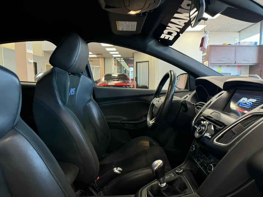 2016 Ford Focus 5dr HB RS photo
