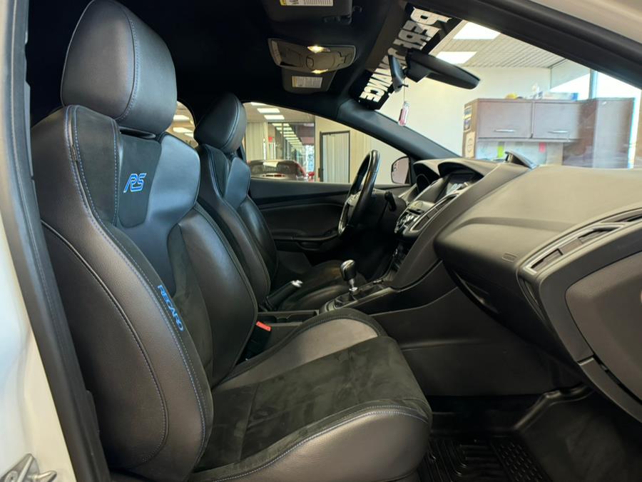 2016 Ford Focus 5dr HB RS photo
