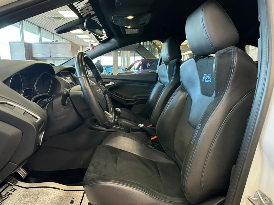 2016 Ford Focus 5dr HB RS photo