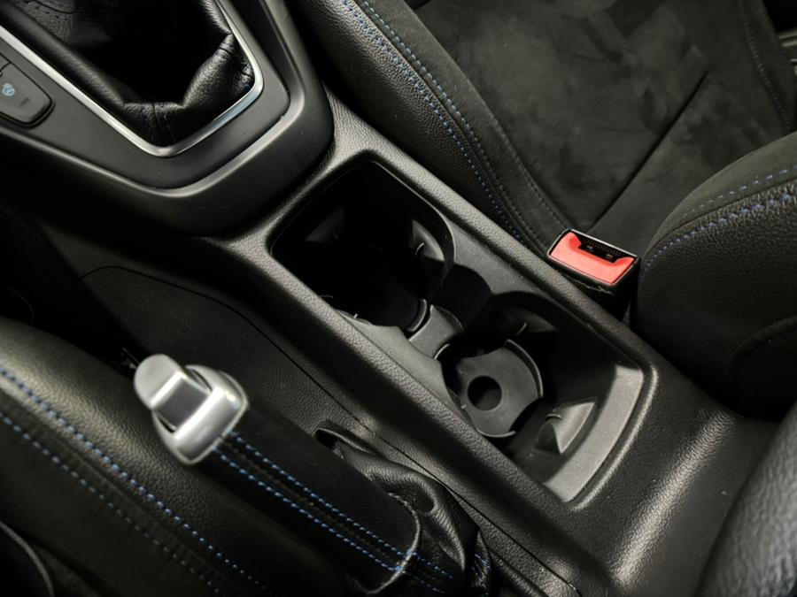 2016 Ford Focus 5dr HB RS photo