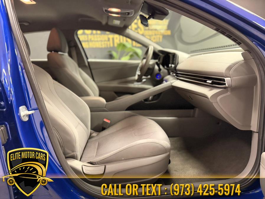 2021 Hyundai Elantra SE photo