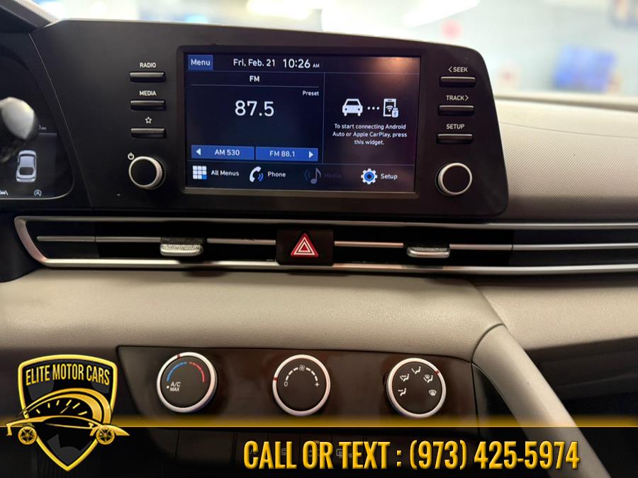 2021 Hyundai Elantra SE photo