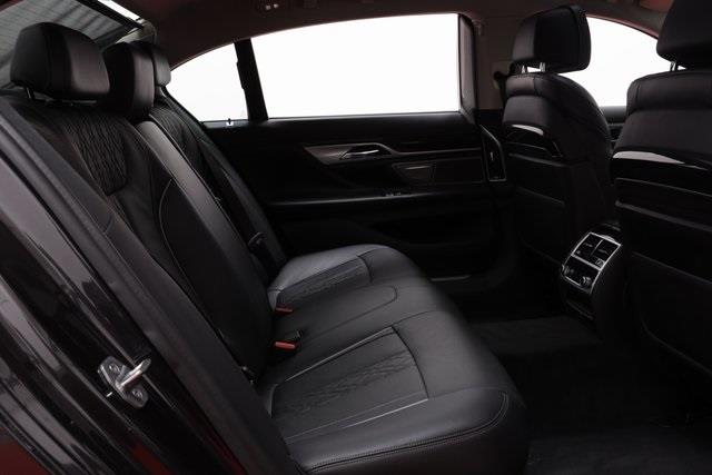 2022 BMW 7-Series 740i xDrive photo