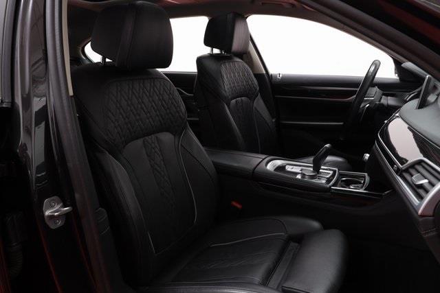 2022 BMW 7-Series 740i xDrive photo