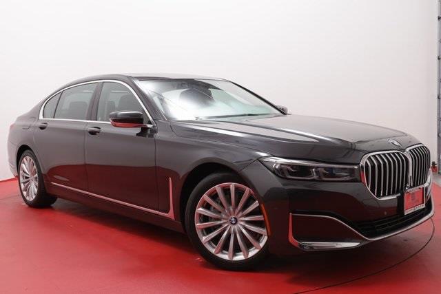 2022 BMW 7-Series 740i xDrive photo
