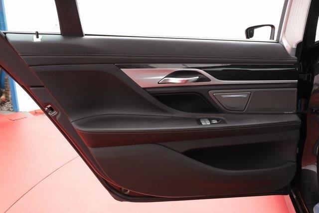 2022 BMW 7-Series 740i xDrive photo