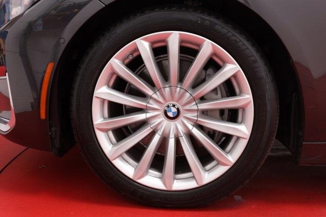 2022 BMW 7-Series 740i xDrive photo