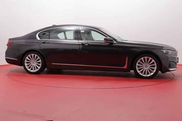 2022 BMW 7-Series 740i xDrive photo