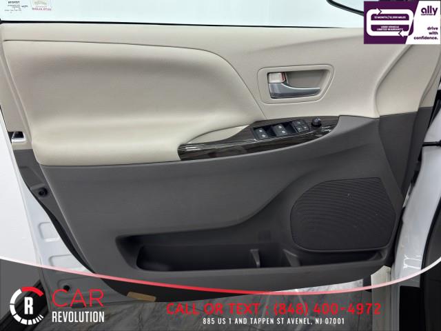 2017 Toyota Sienna XLE Premium AWD 7-PASSENGER photo