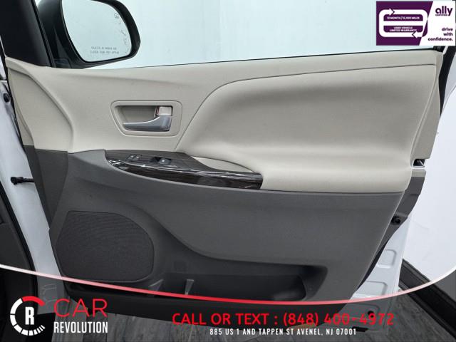 2017 Toyota Sienna XLE Premium AWD 7-PASSENGER photo