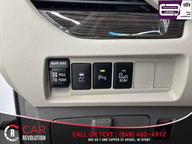 2017 Toyota Sienna XLE Premium AWD 7-PASSENGER photo