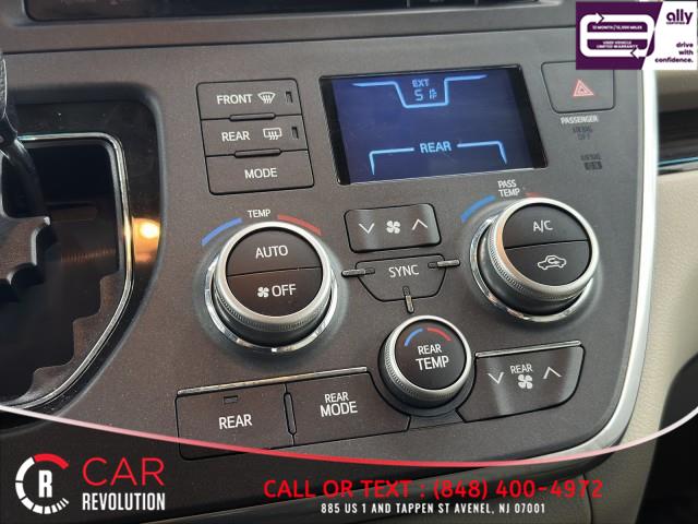2017 Toyota Sienna XLE Premium AWD 7-PASSENGER photo