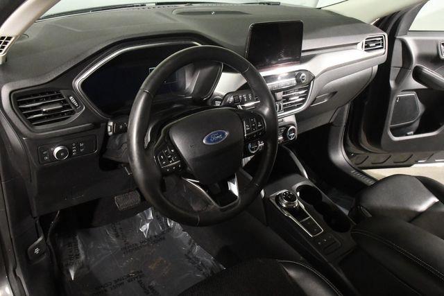 2021 Ford Escape Hybrid Titanium photo