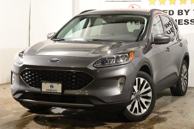 2021 Ford Escape Hybrid Titanium photo