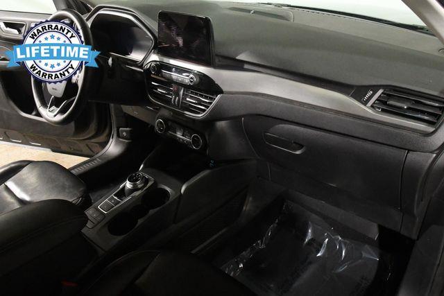 2021 Ford Escape Hybrid Titanium photo